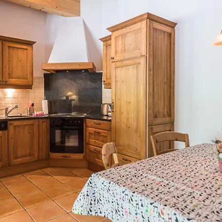 Basecamp Apartment